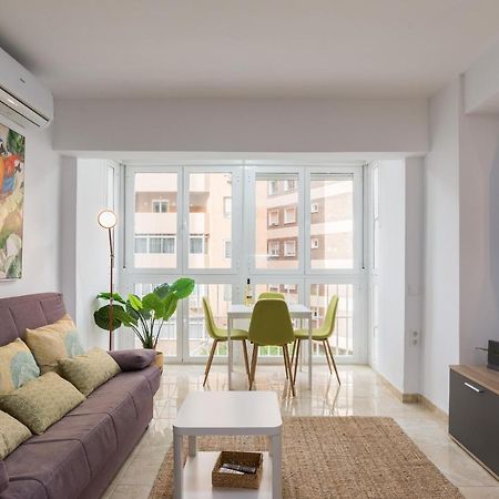 Mp5-Just Renovated Apartment Right On The Beach Малага Екстер'єр фото