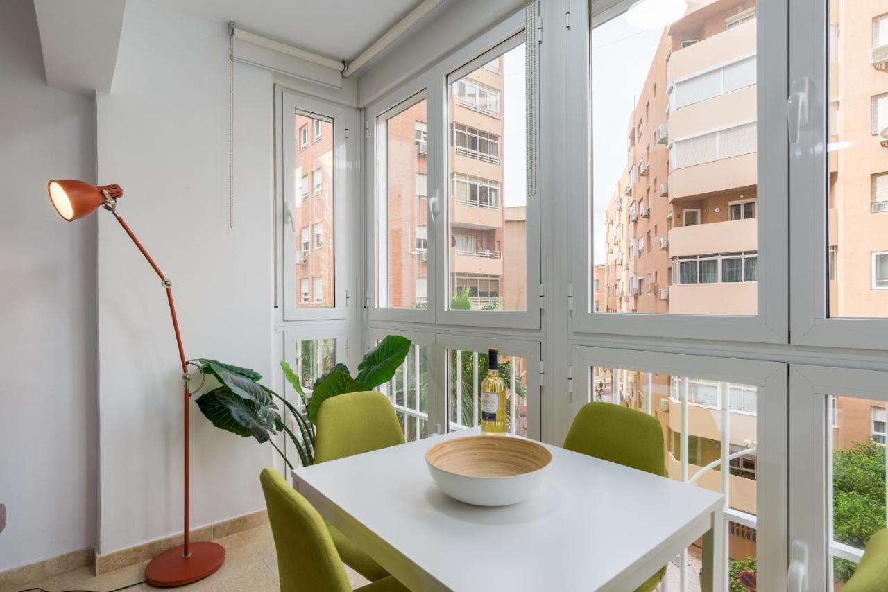 Mp5-Just Renovated Apartment Right On The Beach Малага Екстер'єр фото