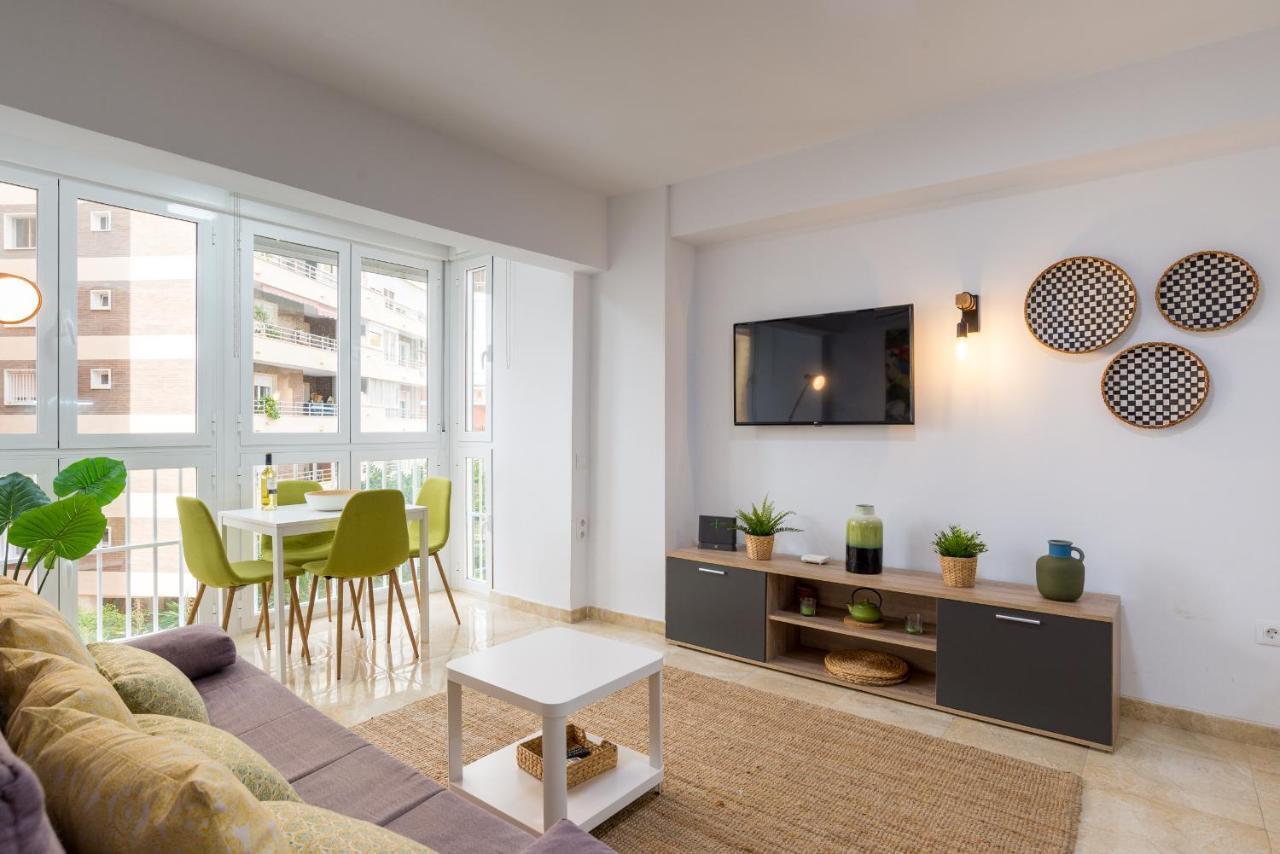 Mp5-Just Renovated Apartment Right On The Beach Малага Екстер'єр фото