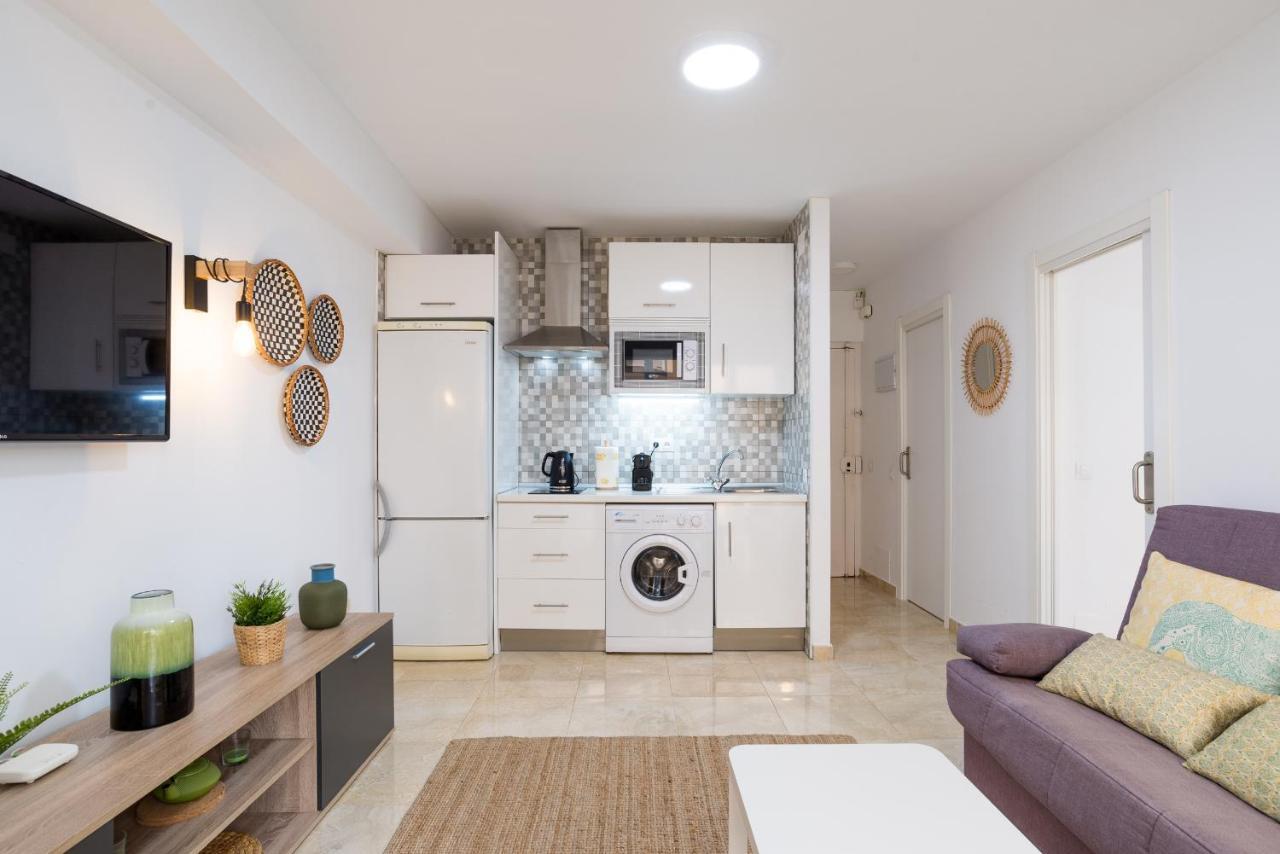 Mp5-Just Renovated Apartment Right On The Beach Малага Екстер'єр фото