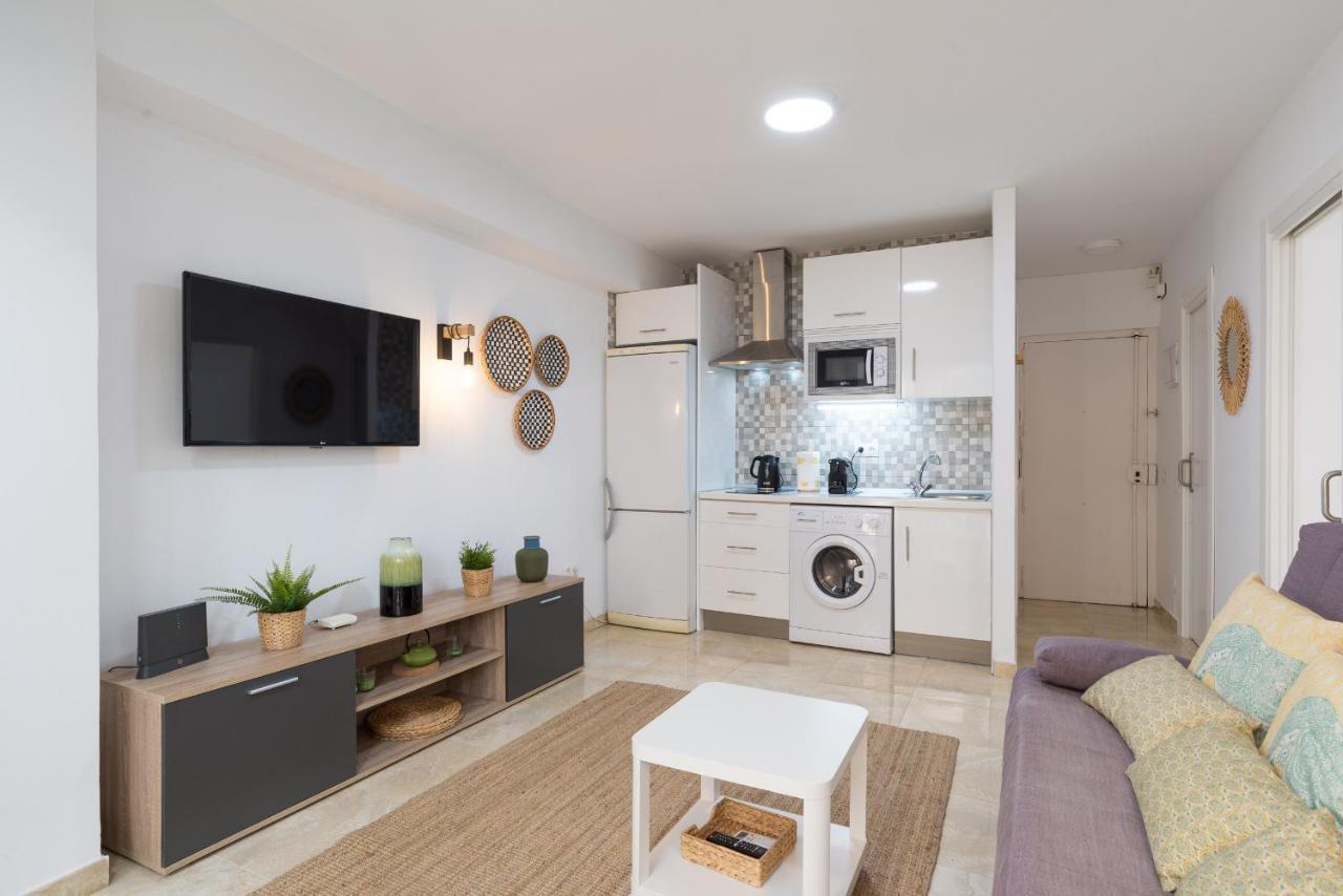 Mp5-Just Renovated Apartment Right On The Beach Малага Екстер'єр фото