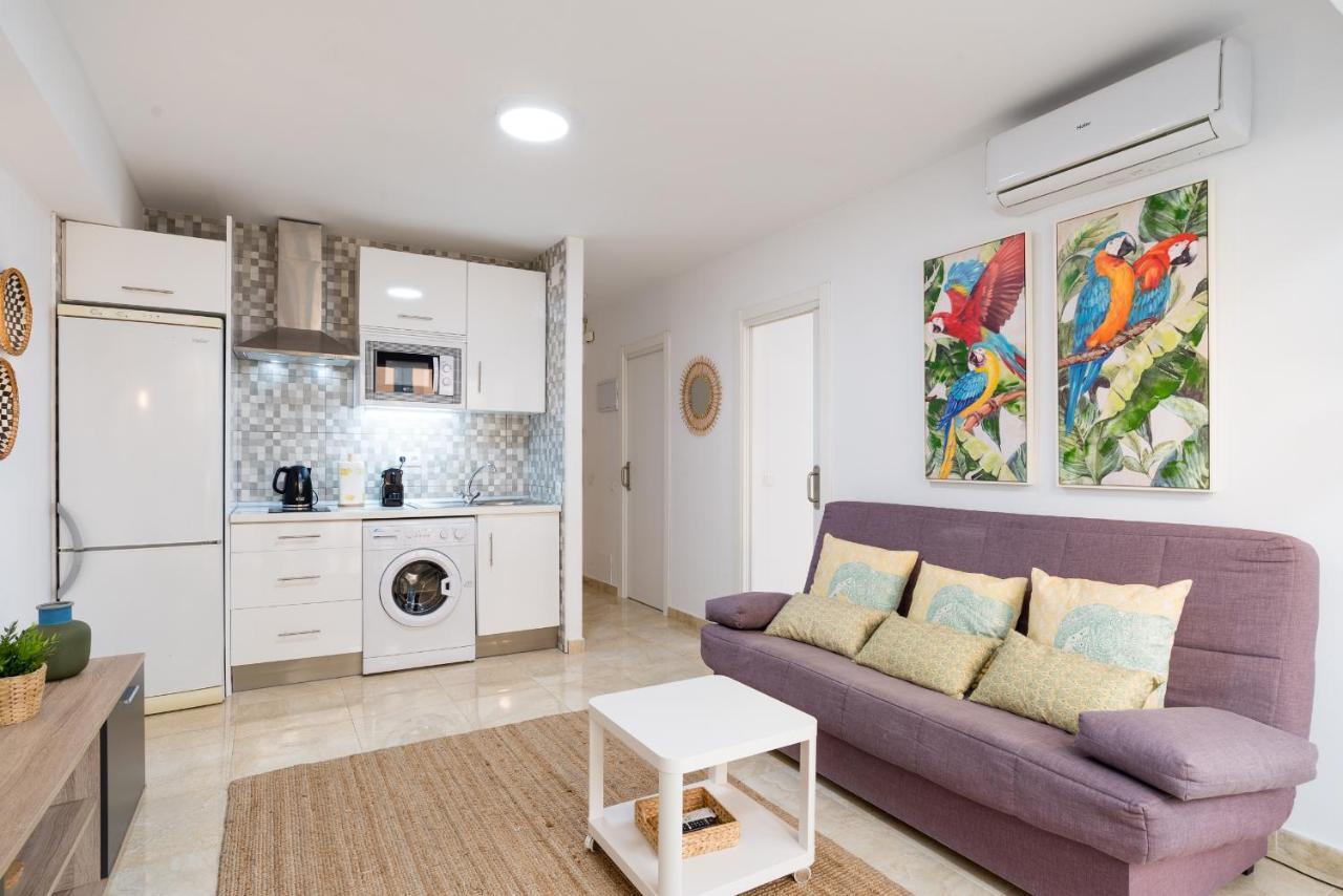 Mp5-Just Renovated Apartment Right On The Beach Малага Екстер'єр фото