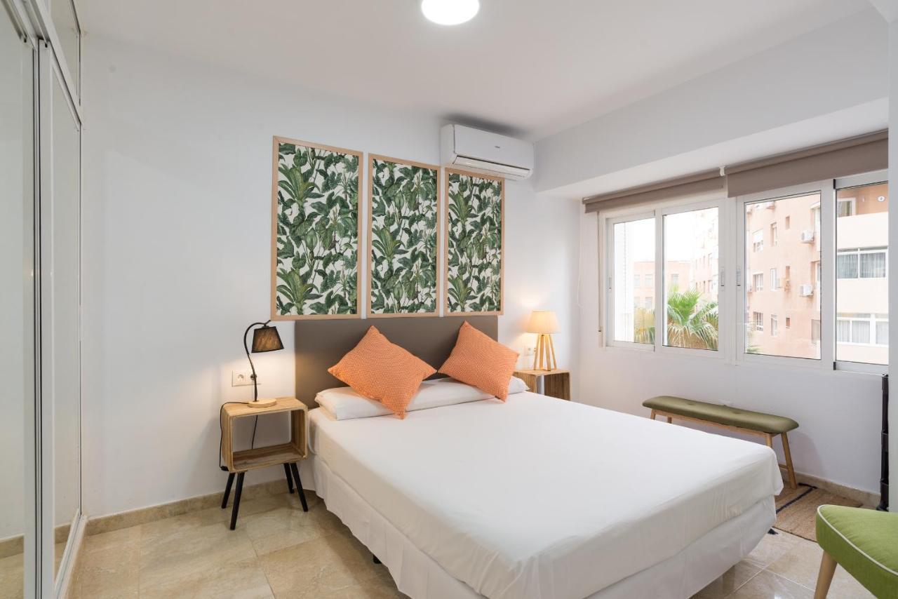 Mp5-Just Renovated Apartment Right On The Beach Малага Екстер'єр фото