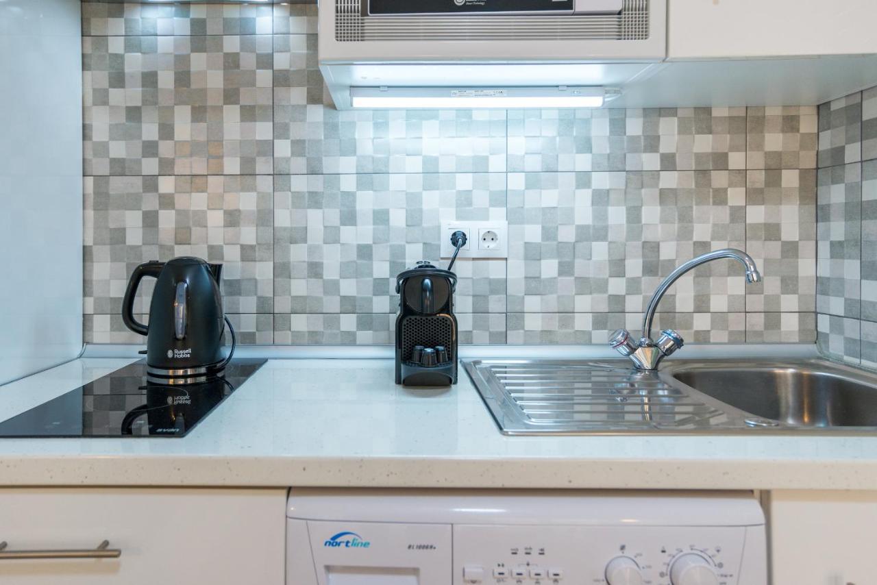 Mp5-Just Renovated Apartment Right On The Beach Малага Екстер'єр фото